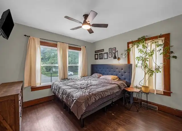 Property at 720 Arthur Ave, Des Moines, IA, 50316, 3 beds, 1 bath, [object Object]