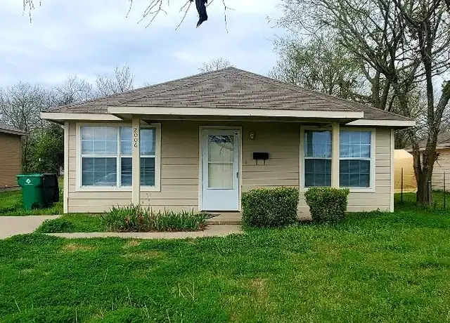 Property at 2006 Morgan St, Greenville, TX, 75401, 3 beds, 2 baths, [object Object]
