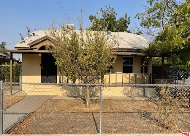 Property at 604 Eye St, Bakersfield, CA, 93304, 3 beds, 1 bath, [object Object]
