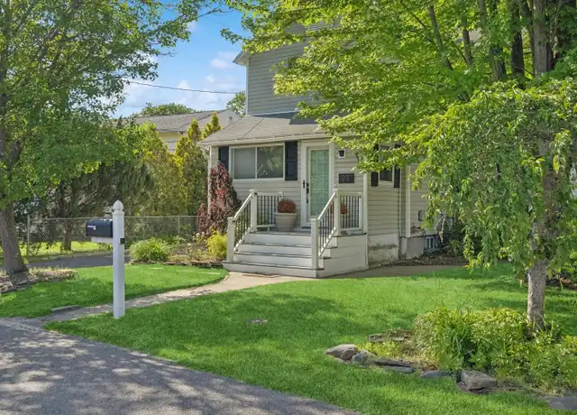 Property at 23 Marshall St, Patchogue, NY, 11772, 3 beds, 1.5 baths, [object Object]