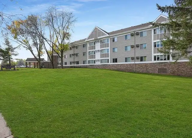 Property at Applewoods Apartments - 14191 Pennock Ave, Saint Paul, MN, 55124, 2 beds, 1 bath, [object Object]