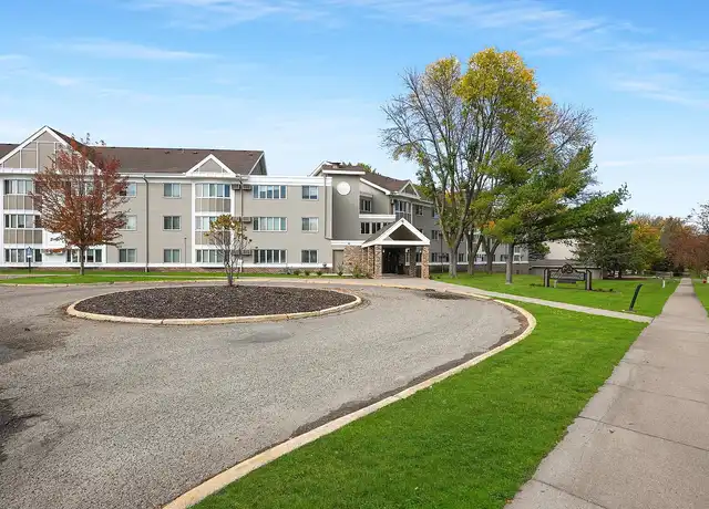 Property at Applewoods Apartments - 14191 Pennock Ave, Saint Paul, MN, 55124, 2 beds, 1 bath, [object Object]