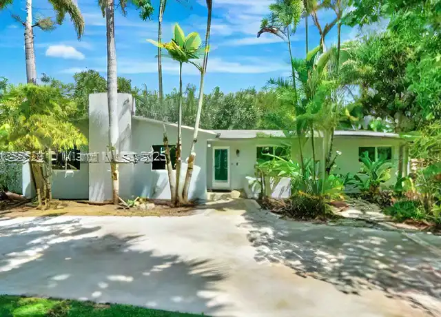 Property at 9775 SW 140th St, Miami, FL, 33176, 3 beds, 2 baths, [object Object]