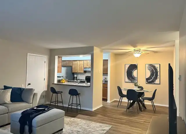 Property at Stonewood Village - 302 Parkwood Ln, Madison, WI, 53714, 1-2 bed, 1 bath, [object Object]