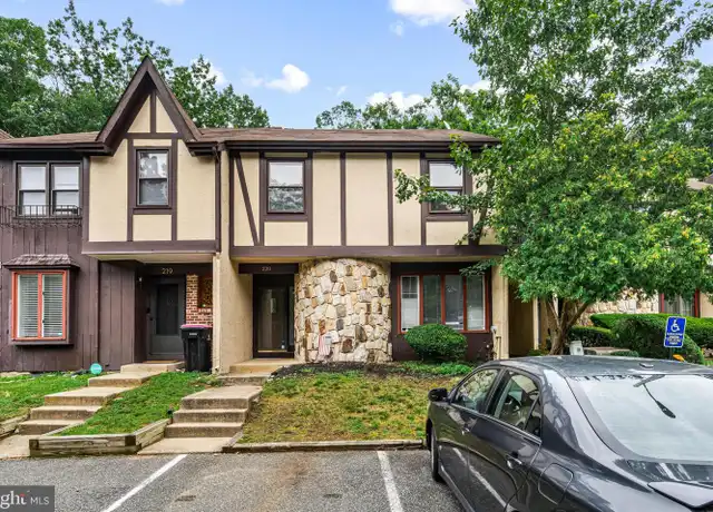 Property at 220 Keats Ct, Sicklerville, NJ, 08081, 4 beds, 2.5 baths, [object Object]