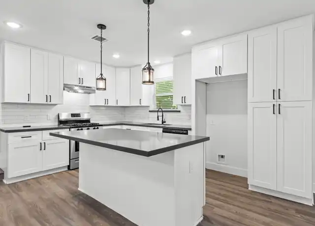 Property at 101 Navajo St, Montgomery, TX, 77316, 4 beds, 2 baths, [object Object]
