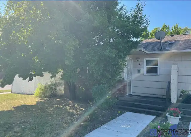 Property at 1401 W 10th St, Medford, OR, 97501, 2 beds, 1 bath, [object Object]