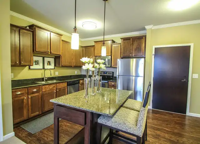 Property at Victoria Park and V2 Apartments - 740 Victoria St S, Saint Paul, MN, 55102, 0-3 beds, 1-2 bath, [object Object]