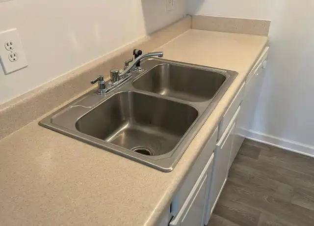 Property at 2514 S Seale Rd Unit P-F1, Phenix City, AL, 36869, 2 beds, 1 bath, [object Object]