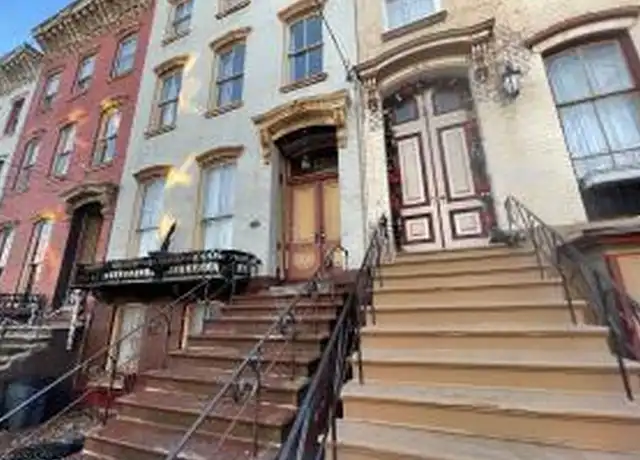 Property at 17 Ash Grove Pl, Albany, NY, 12202, 1 bed, 1 bath, [object Object]