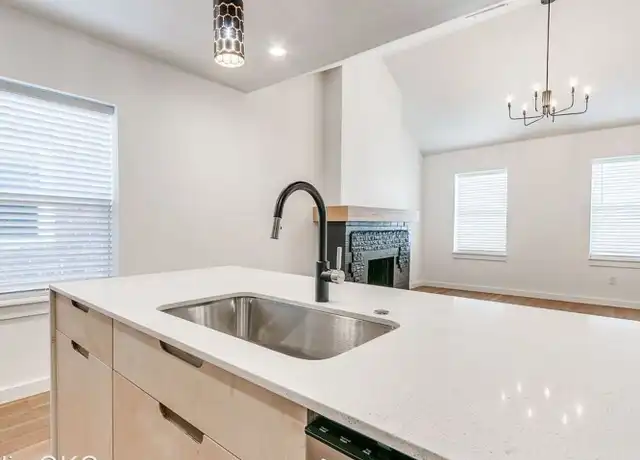 Property at 808 NW 23rd St, Oklahoma City, OK, 73106, 1 bed, 1 bath, [object Object]