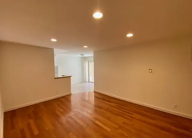 Property at 1533 Hi Point St Unit 104, Los Angeles, CA, 90035, 2 beds, 2 baths, [object Object]