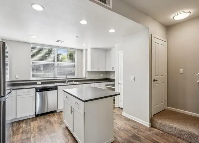 Photo of 1400 Technology Ln, Petaluma, CA 94954