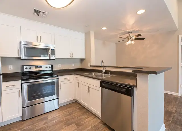 Photo of 1400 Technology Ln, Petaluma, CA 94954