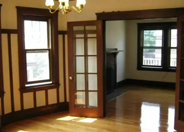 Property at 28 Commonwealth Rd Unit 2, Watertown, MA, 02472, 2 beds, 1 bath, [object Object]