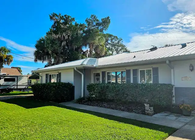 Property at 1661 NW 20th Ave, Crystal River, FL, 34428, 3 beds, 2 baths, [object Object]