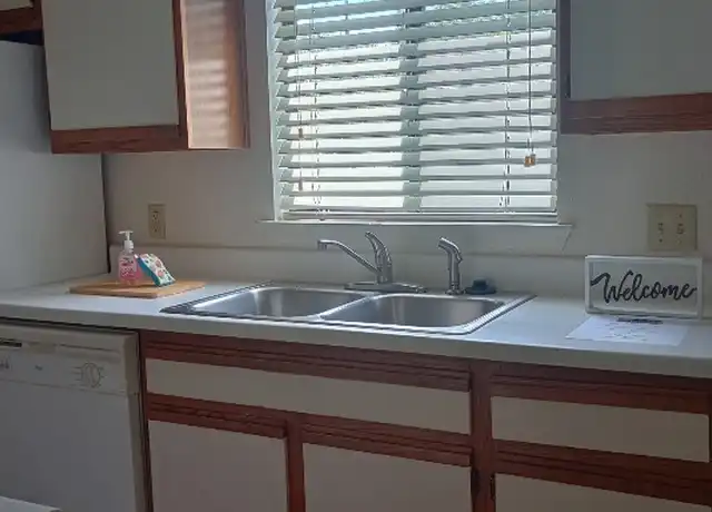 Property at 728 W San Antonio St Unit 108 B, Lockhart, TX, 78644, 2 beds, 1 bath, [object Object]