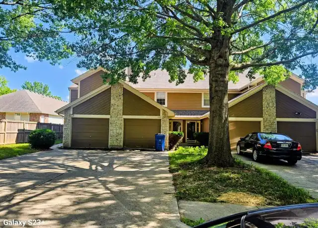 Property at 1331 NW Jefferson Ct, Blue Springs, MO, 64015, 2 beds, 1.5 baths, [object Object]