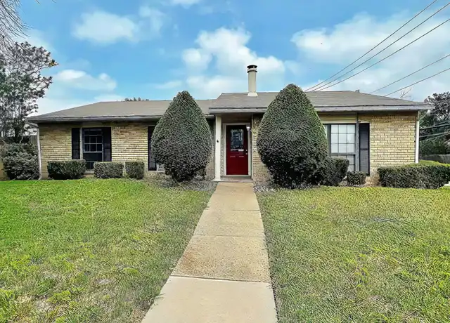 Property at 1802 Natchez Ct, Grand Prairie, TX, 75052, 3 beds, 2 baths, [object Object]