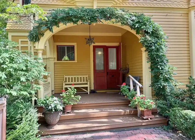 Property at 12 Humboldt St Unit B, Cambridge, MA, 02140, 1 bed, 1 bath, [object Object]