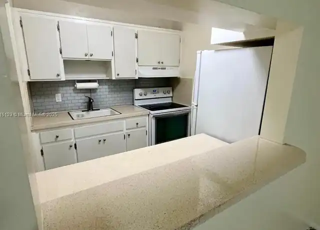 Property at 2838 Madison St, Hollywood, FL, 33020, 1 bed, 1 bath, [object Object]