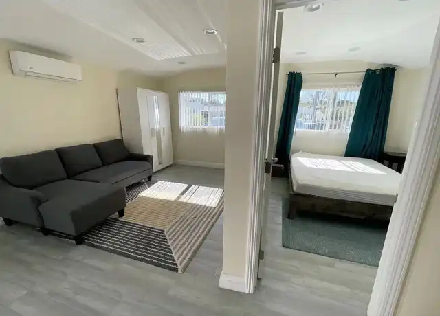 Property at 20833 Martha St, Woodland Hills, CA, 91367, 1 bed, 1 bath, [object Object]