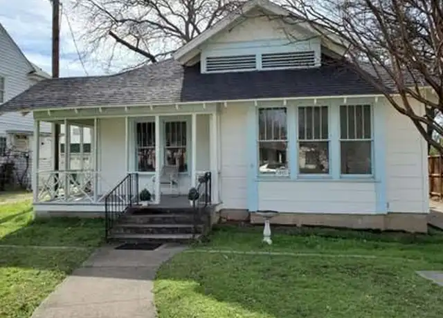 Property at 921 W Oak St, Denton, TX, 76201, 3 beds, 2 baths, [object Object]