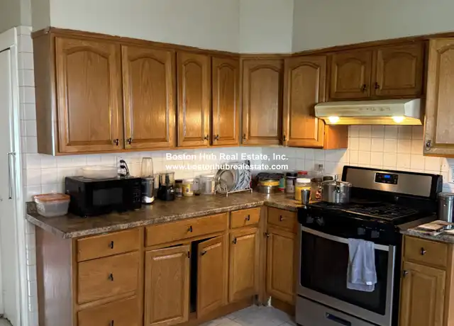 Property at 134 Middlesex Ave Unit 1, Medford, MA, 02155, 2 beds, 1 bath, [object Object]