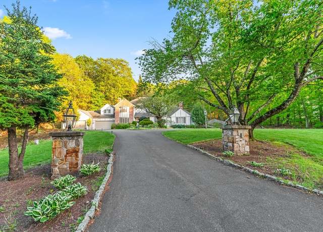 Photo of 112 Bigelow Dr, Sudbury, MA 01776