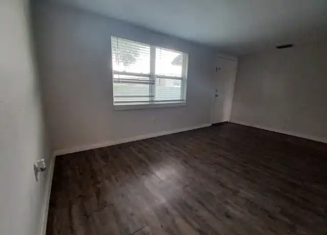 Property at 5314 E Columbus Dr Unit unti B, Tampa, FL, 33619, 2 beds, 1 bath, [object Object]