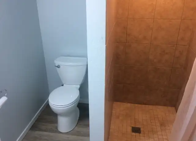 Property at 1925 NE Bell Dr Unit 4, Portland, OR, 97220, 1 bed, 1 bath, [object Object]