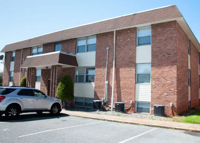 Property at 4993 S Amherst Hwy Apt 114, Madison Heights, VA, 24572, 2 beds, 1 bath, [object Object]