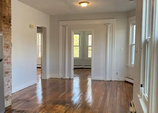Property at 76 Lilac St Unit 76 3rd Floor, New Haven, CT, 06511, 4 beds, 1 bath, [object Object]