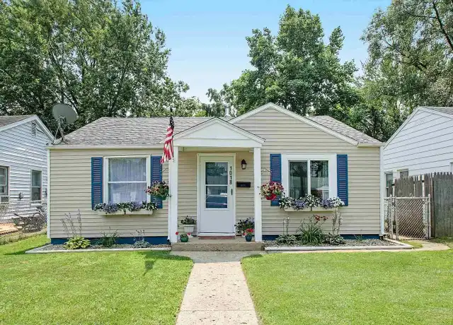 Property at 1018 Beale St, South Bend, IN, 46616, 3 beds, 1 bath, [object Object]