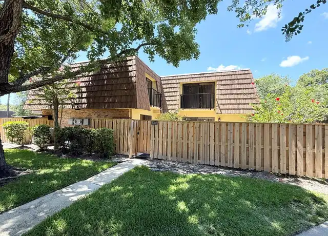 Property at 5282 Cypress Ct #436, Orlando, FL, 32811, 2 beds, 2.5 baths, [object Object]