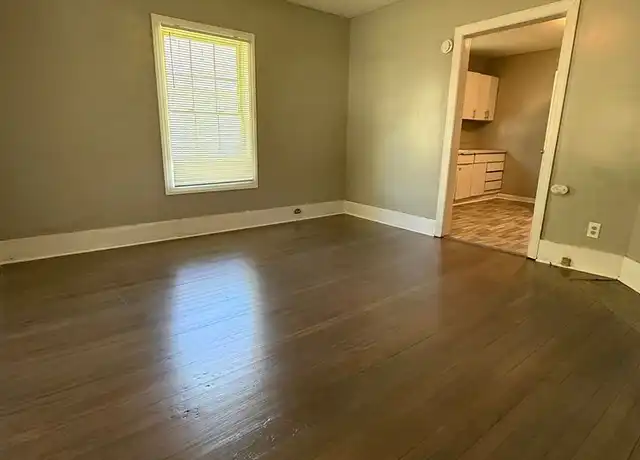 Property at 214 N King St, Gastonia, NC, 28052, 3 beds, 1 bath, [object Object]
