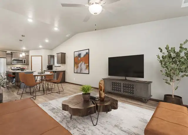 Property at 430 N Cockatiel Ave, Sioux Falls, SD, 57107, 2 beds, 1 bath, [object Object]