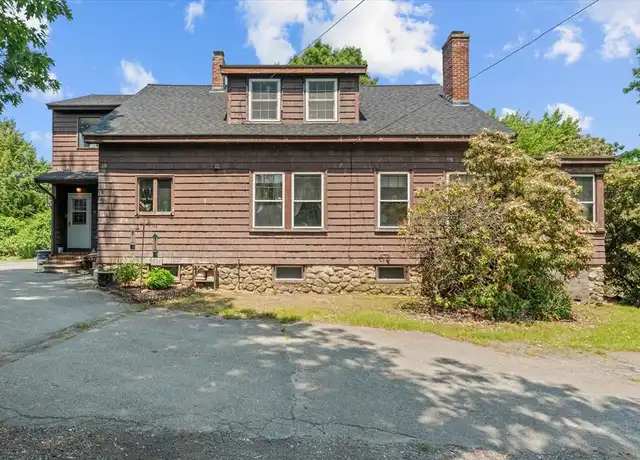 Property at 11 Lake St Unit 2, Peabody, MA, 01960, 2 beds, 1 bath, [object Object]