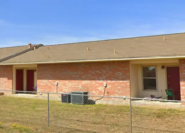Property at 2300 Alamo St Unit 102, Zapata, TX, 78076, 2 beds, 1 bath, [object Object]