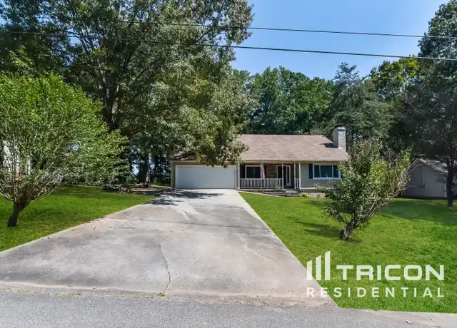 Property at 220 Jennifer Ln, Carrollton, GA, 30116, 3 beds, 2 baths, [object Object]