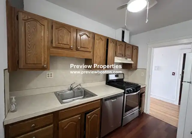 Property at 2001 Commonwealth Ave #4, Brighton, MA, 02135, 2 beds, 1 bath, [object Object]