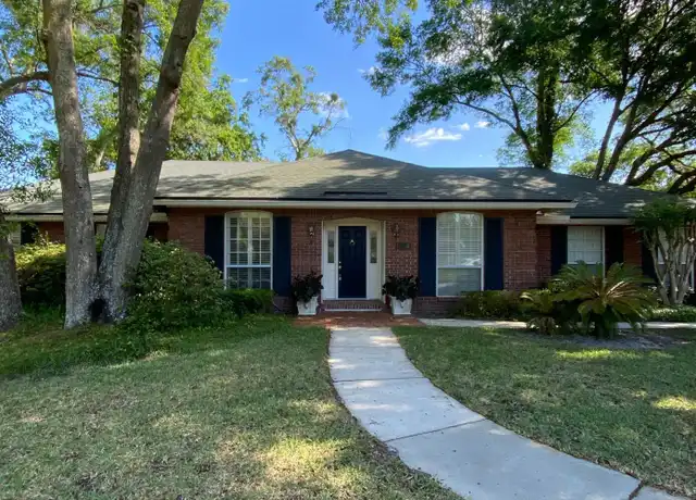 Property at 1884 Plantation Oaks Dr, Jacksonville, FL, 32223, 4 beds, 2 baths, [object Object]