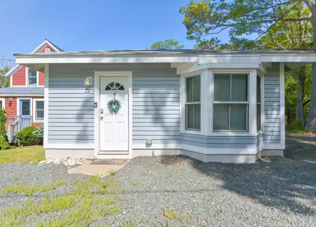 Property at 10 Josephs Way, Gloucester, MA, 01930, 2 beds, 1 bath, [object Object]