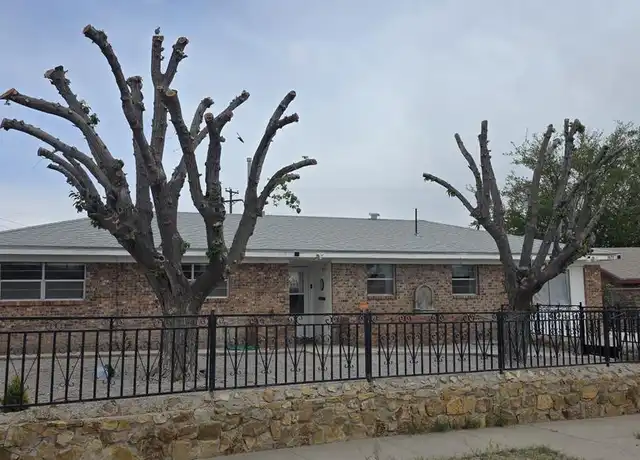 Property at 1633 Stull Dr, Las Cruces, NM, 88001, 4 beds, 2 baths, [object Object]