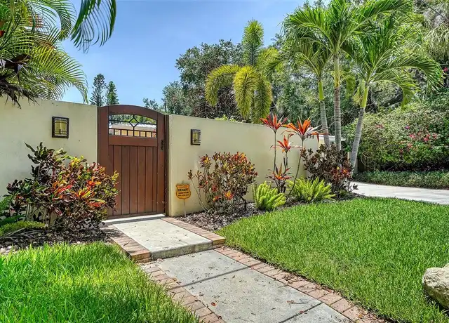 Property at 3414 Old Oak Dr, Sarasota, FL, 34239, 3 beds, 2 baths, [object Object]