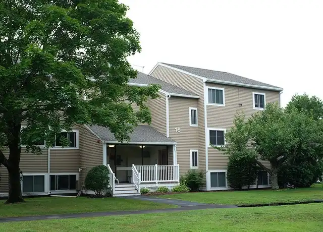 Property at 12 Bedford Vlg Unit 102, Bedford, MA, 01730, 2 beds, 1 bath, [object Object]