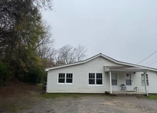 Property at 354 Poplar St, Soddy Daisy, TN, 37379, 3 beds, 1 bath, [object Object]