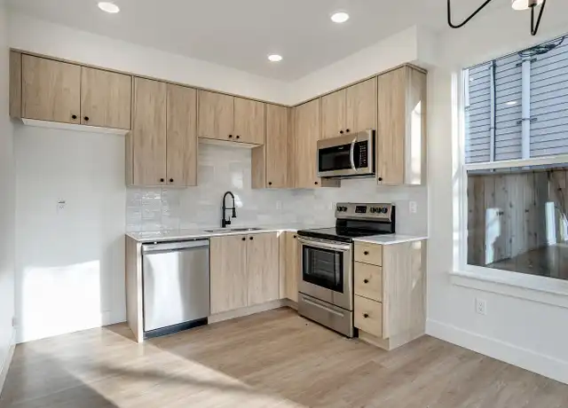 Property at 2329 N Lombard St Unit 2329, Portland, OR, 97217, 2 beds, 2.5 baths, [object Object]