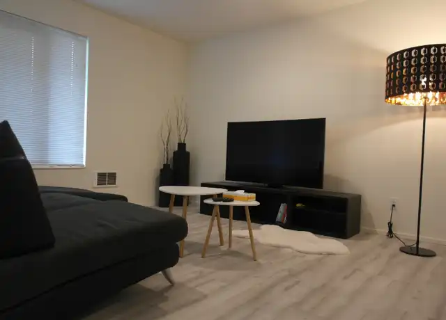 Property at 1605 S Main St, Seattle, WA, 98144, 3 beds, 1.5 baths, [object Object]