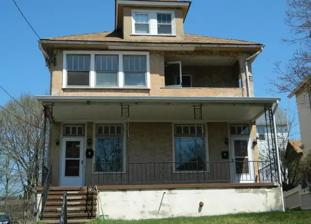 Property at 127 E Pine St Unit 1st Floor, Dunmore, PA, 18512, 2 beds, 1 bath, [object Object]